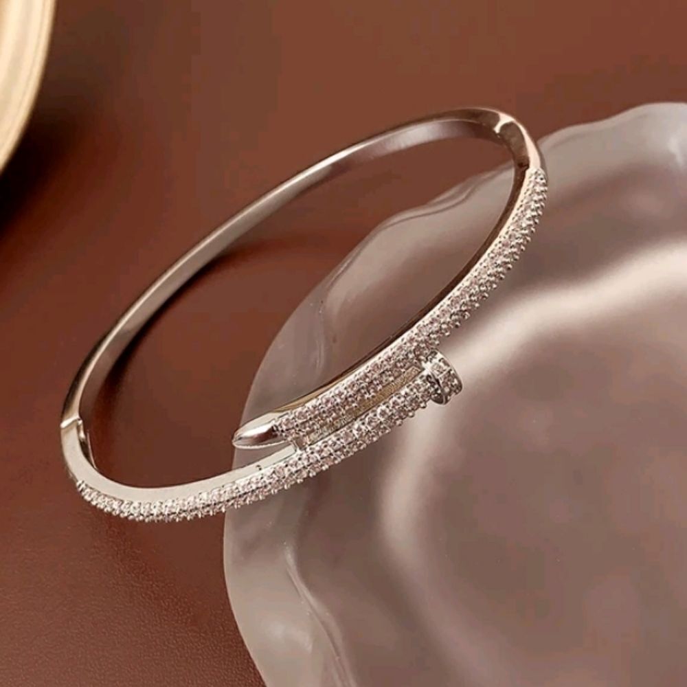 Luxury Exquisite Geometric Nail Diamond Silver Bracelet